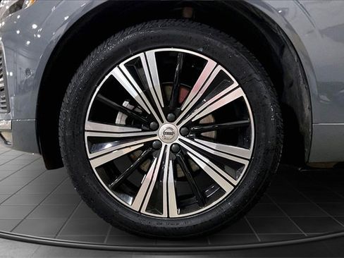 Certified 2023 Volvo XC60 B5 Ultimate w/ Climate Package image 10