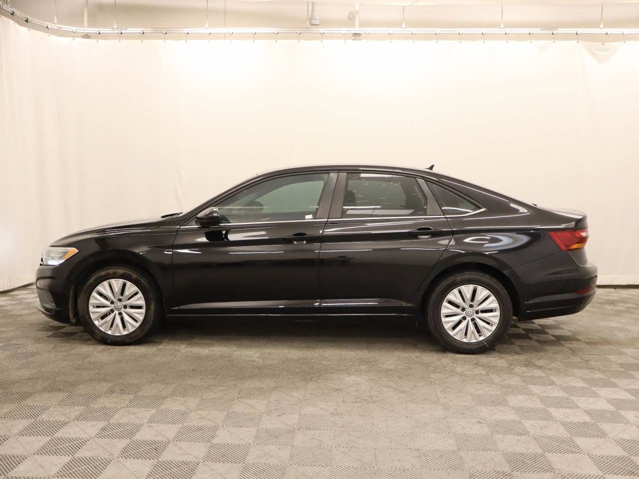 Used 2019 Volkswagen Jetta S w/ Driver Assistance Package FWD image 2