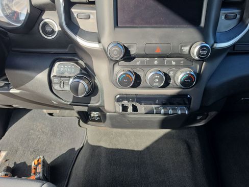 Used 2022 RAM 1500 Big Horn AWD/4WD image 14