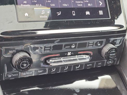 New 2025 Jeep Grand Cherokee L Altitude image 12