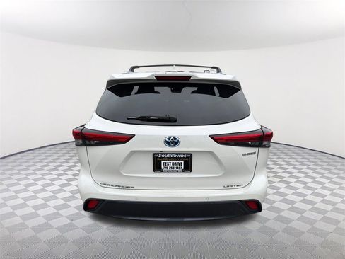 Used 2021 Toyota Highlander Limited image 6