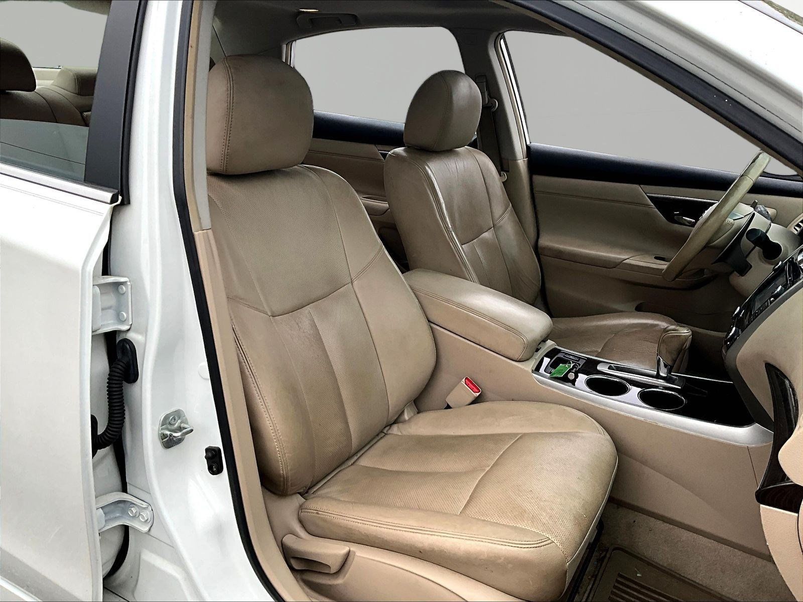 Used 2013 Nissan Altima 3.5 SL w/ Technology Pkg FWD image 29