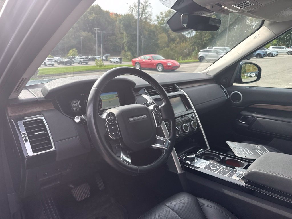 Used 2018 Land Rover Discovery HSE AWD/4WD image 7