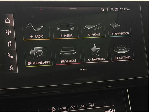 Used 2022 Audi e-tron Premium w/ Convenience Plus Package AWD/4WD image 44