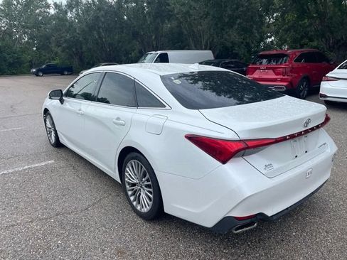 Used 2019 Toyota Avalon Limited FWD image 4