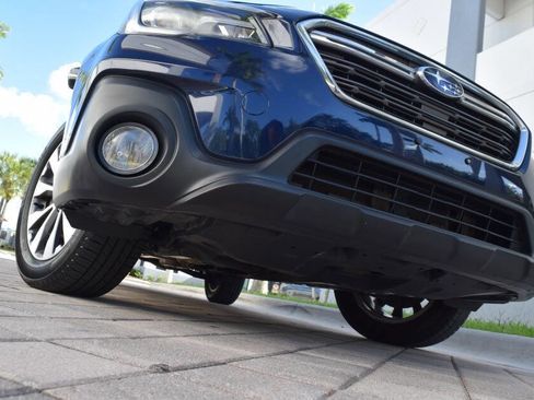Used 2018 Subaru Outback 3.6R Touring AWD/4WD image 13
