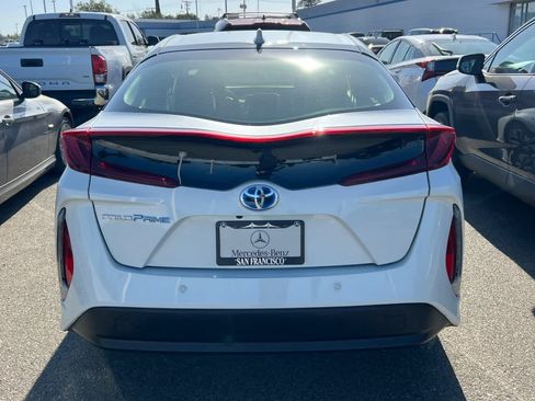 Used 2017 Toyota Prius Prime Advanced FWD image 5