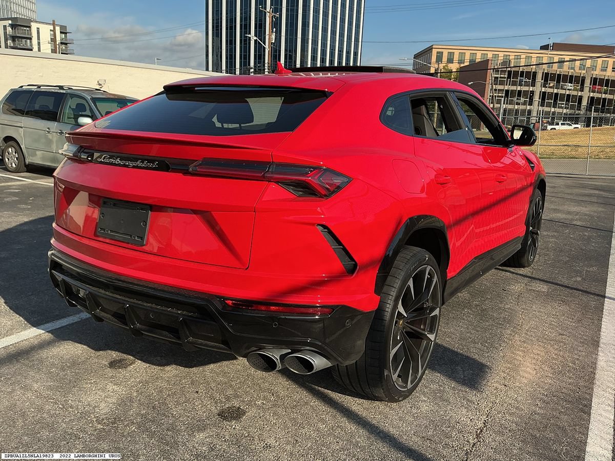 Used 2022 Lamborghini Urus AWD/4WD image 4