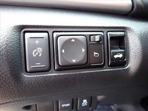 Used 2019 Nissan Sentra SR FWD image 14