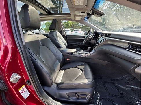 Used 2018 Toyota Camry XSE FWD image 39