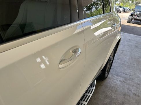 Used 2022 Mercedes-Benz GLE 450 4MATIC w/ AMG Line Exterior image 17