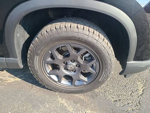 Used 2025 Honda Pilot TrailSport image 7