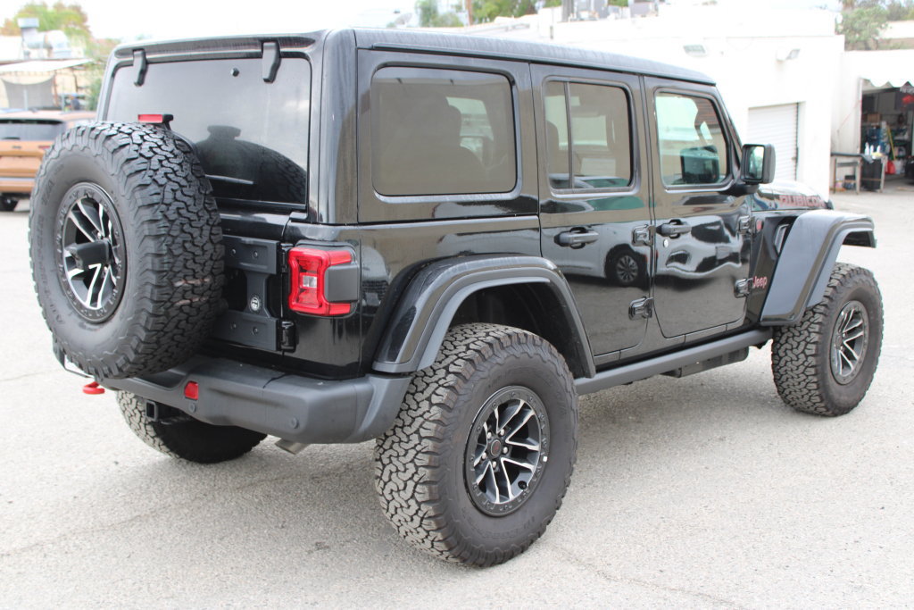 Used 2026 Jeep Wrangler Unlimited Rubicon AWD/4WD image 4