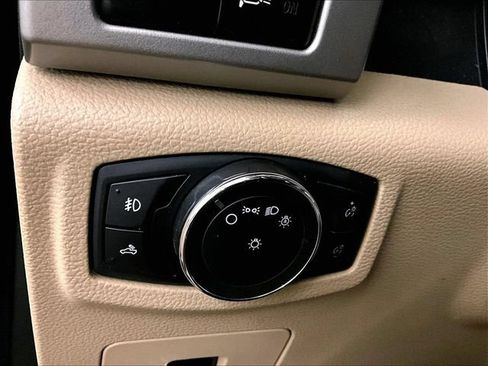 Used 2017 Ford F150 Lariat w/ Equipment Group 502A Luxury AWD/4WD image 31