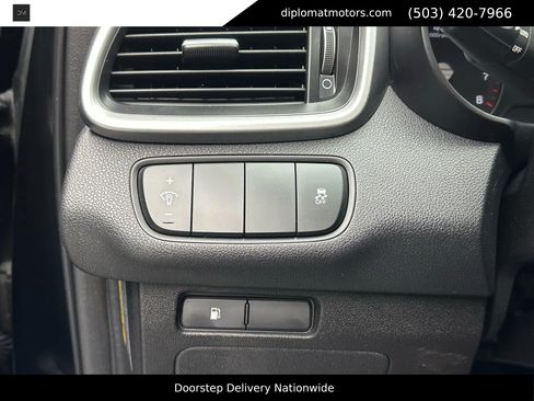 Used 2016 Kia Sorento LX Sport Utility 4D w/ LX Convenience Package image 34