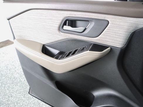 Used 2023 Nissan Rogue SV AWD/4WD image 21