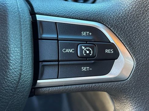 Used 2025 Jeep Compass Sport image 14