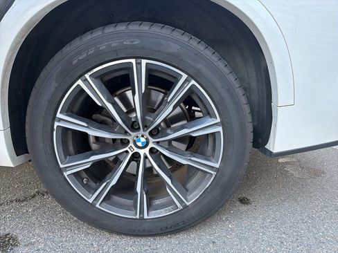 Used 2022 BMW X5 xDrive40i w/ M Sport Package image 15