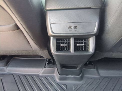 Used 2026 Chevrolet Equinox LT FWD image 21