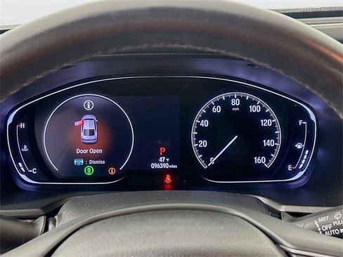 Used 2018 Honda Accord Touring image 12