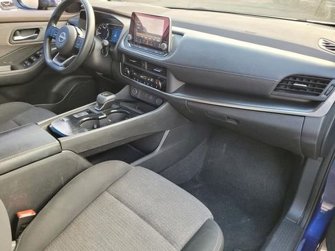 Used 2023 Nissan Rogue SV image 8