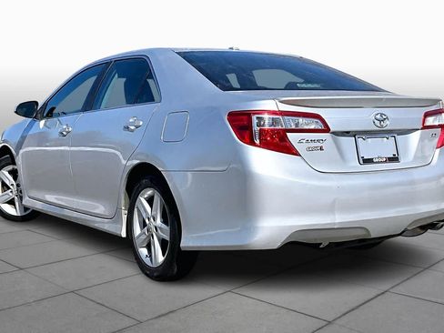 Used 2013 Toyota Camry SE w/ Leather Pkg image 12