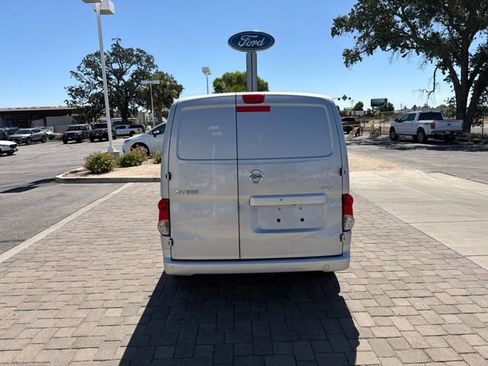 Used 2020 Nissan NV200 SV FWD image 4