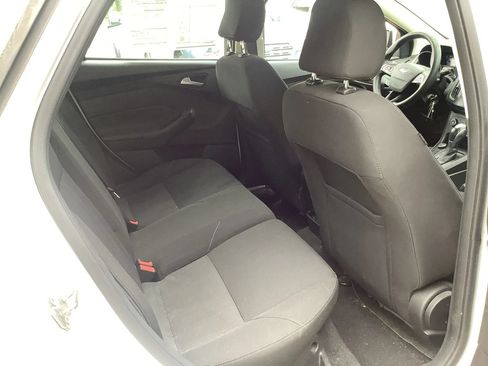 Used 2016 Ford Focus SE FWD image 13