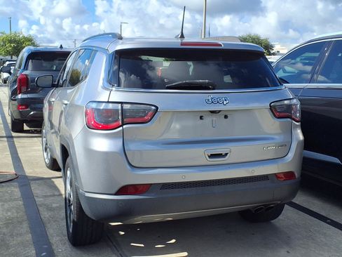 Used 2018 Jeep Compass Limited w/ Navigation Group FWD image 8