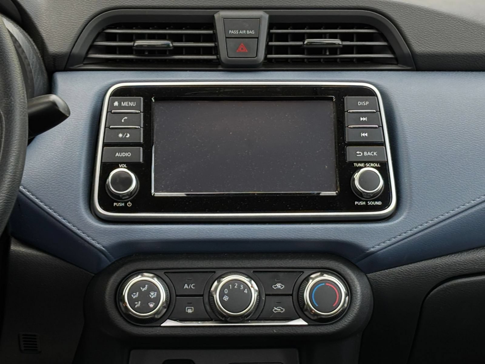 Used 2025 Nissan Versa SV FWD image 19