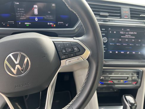 Certified 2023 Volkswagen Tiguan SE w/ Panoramic Sunroof Package image 19