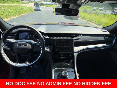 Used 2025 Jeep Grand Cherokee Altitude AWD/4WD image 15