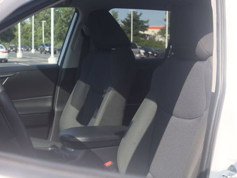 Used 2023 Toyota RAV4 LE AWD/4WD image 25