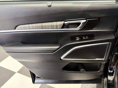 Used 2025 Kia Telluride SX Prestige image 19
