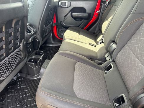 Used 2022 Jeep Gladiator Mojave AWD/4WD image 15