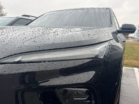 Used 2025 Buick Enclave Sport Touring image 5