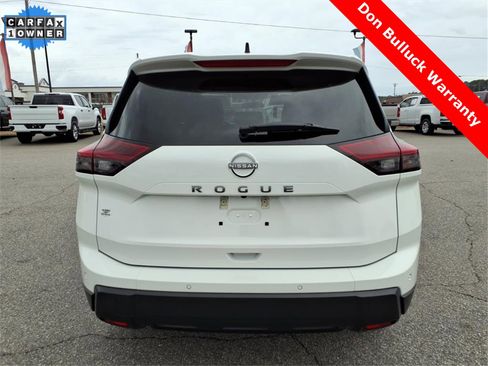 Used 2024 Nissan Rogue S image 4
