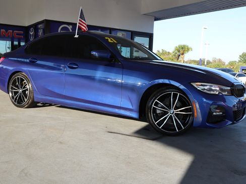 Used 2021 BMW 330i xDrive Sedan w/ M Sport Package image 6