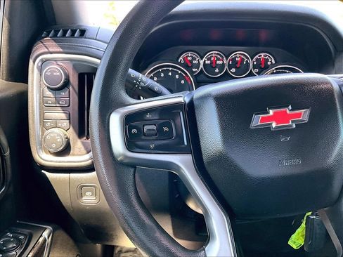 Used 2020 Chevrolet Silverado 1500 LT w/ LT Value Package AWD/4WD image 14