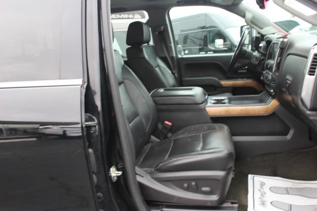Used 2017 Chevrolet Silverado 2500 LTZ w/ Duramax Plus Package AWD/4WD image 27