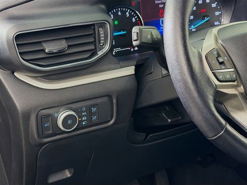 Used 2022 Ford Explorer XLT w/ Equipment Group 202A image 11