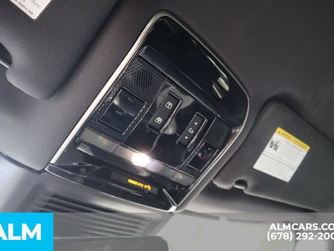 Used 2023 Land Rover Range Rover SE image 40