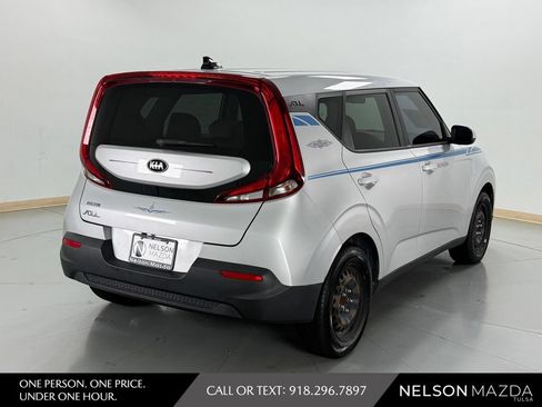 Used 2020 Kia Soul LX FWD image 6