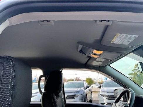 Used 2023 Nissan Frontier SV w/ SV Convenience Package image 19