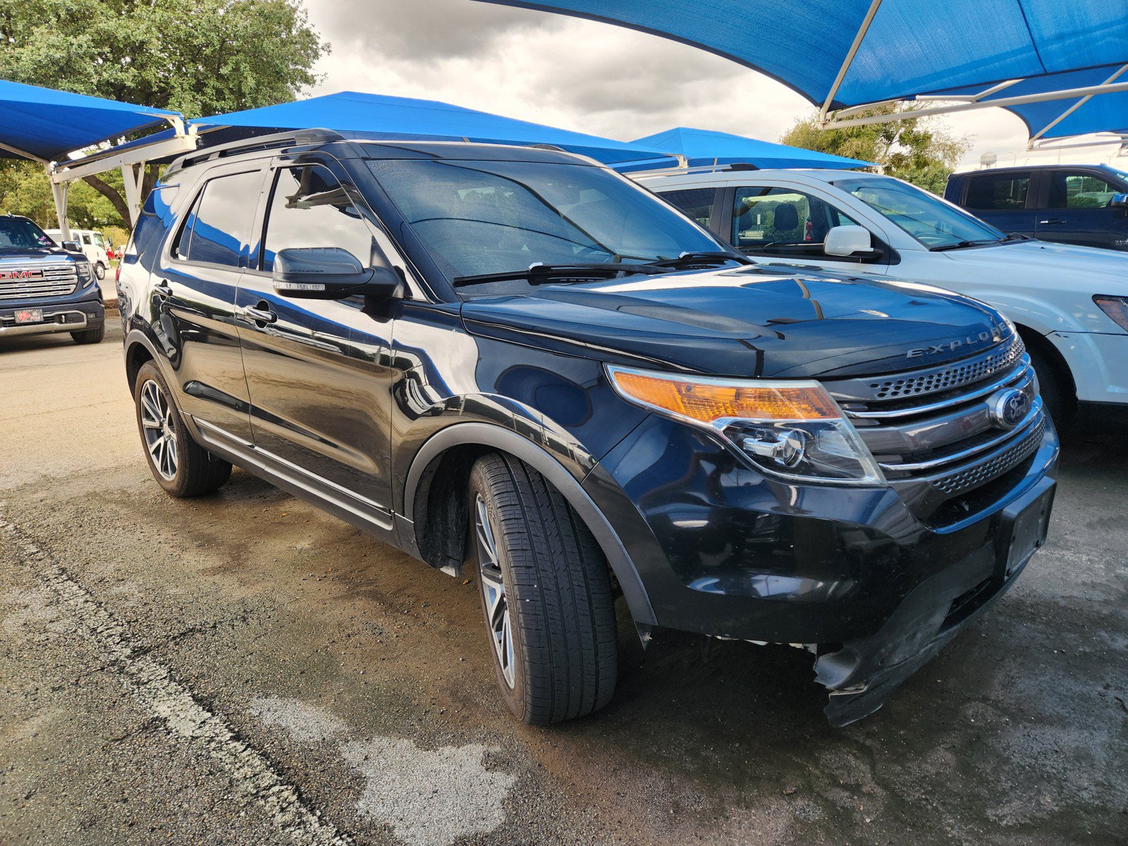 Used 2015 Ford Explorer XLT w/ Equipment Group 202A FWD image 1