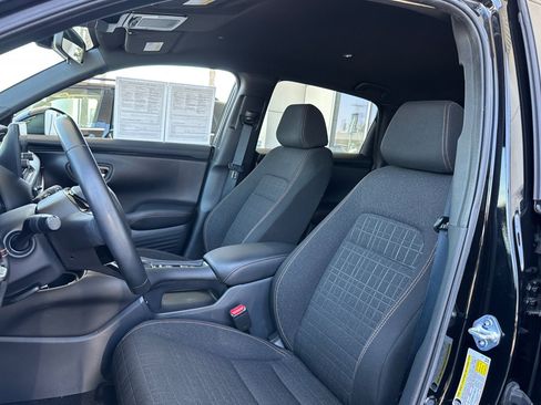 Certified 2025 Honda HR-V Sport image 5