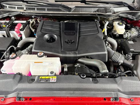 Used 2022 Toyota Tundra SR5 AWD/4WD image 24