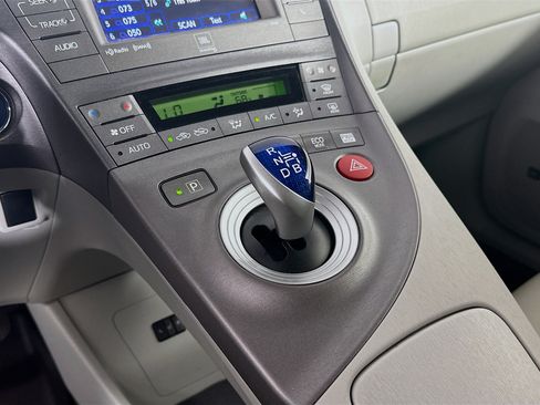 Used 2015 Toyota Prius Four FWD image 23