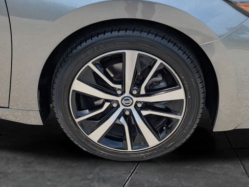 Used 2022 Nissan Maxima SV w/ Floor Mat Group FWD image 10