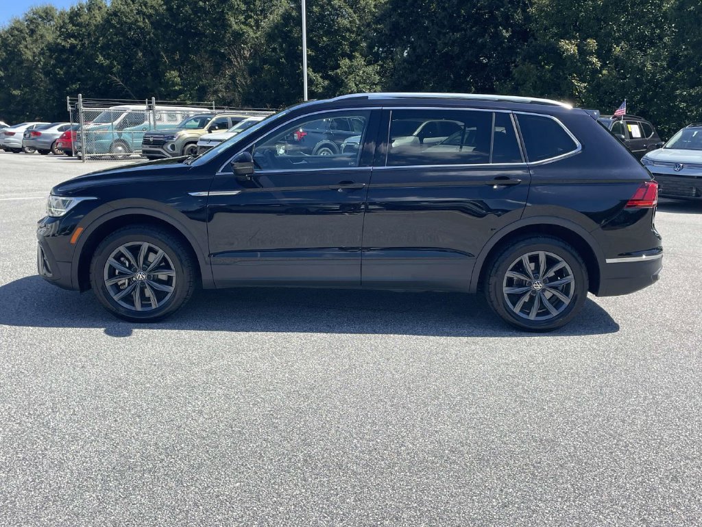 Certified 2022 Volkswagen Tiguan SE FWD image 5